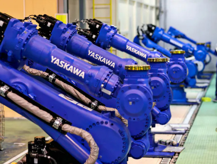 きゅうりの収穫を自動化、安川電機が作業ロボットを農業現場へ導入